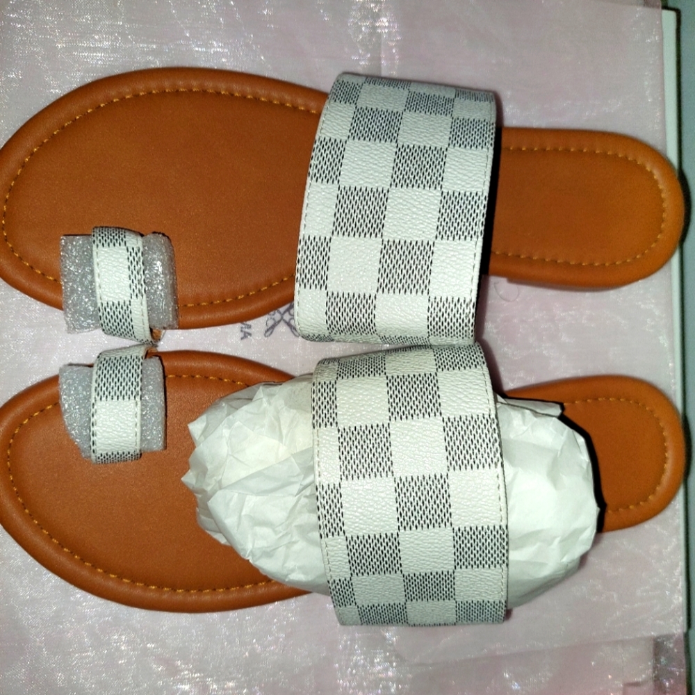 Sandles